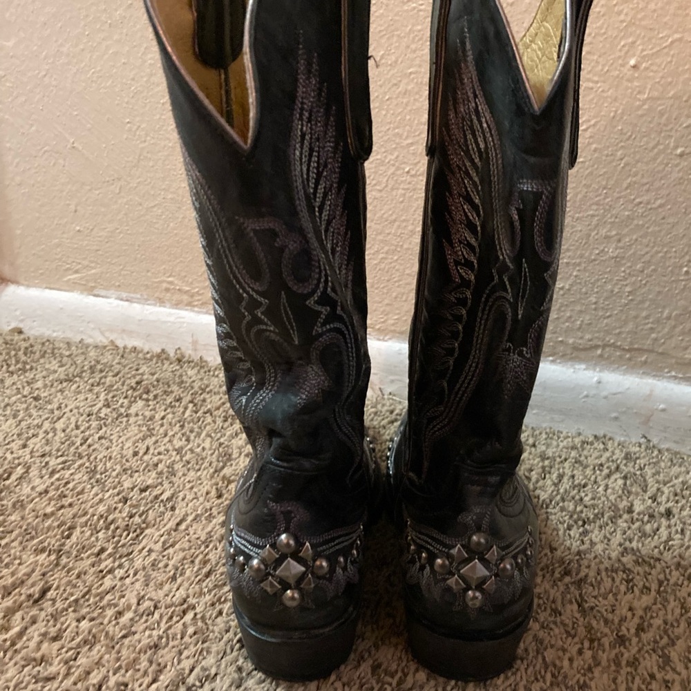 Boots - Picture 3 of 4